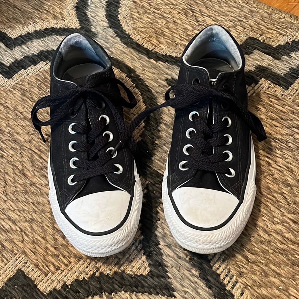 Converse Low Top Black Sneaker